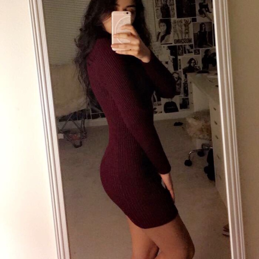 form fitting maroon long sleeve dress